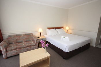 Matthew Flinders Hotel - Tourism Caloundra 32