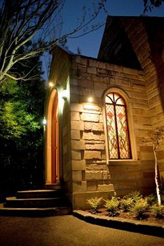 Elizabethan Lodge - Tourism Caloundra 11