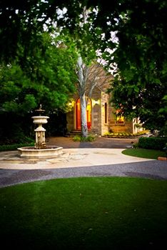 Elizabethan Lodge - Tourism Caloundra 12