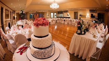 Elizabethan Lodge - Tourism Caloundra 13