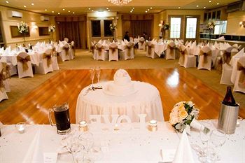 Elizabethan Lodge - Tourism Caloundra 15