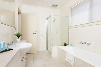 Apartments @ Kew Walpole Gardens - Kew Serviced Townhouses - Tourism Caloundra 1