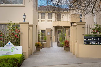 Apartments @ Kew Walpole Gardens - Kew Serviced Townhouses - Tourism Caloundra 2