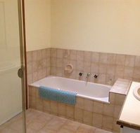 Australian Home Away  Doncaster Elgar - Tourism Caloundra