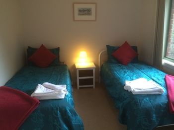 Australian Home Away Ringwood @ Bardia - Tourism Caloundra 11
