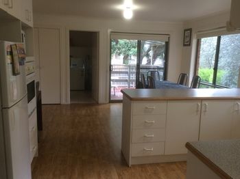 Australian Home Away Ringwood @ Bardia - Tourism Caloundra 15