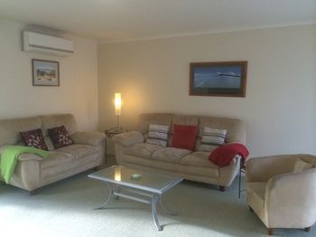 Australian Home Away Ringwood @ Bardia - Tourism Caloundra 17