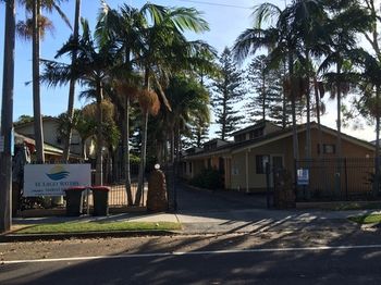 El Lago Waters Tourist Park - Tourism Caloundra 0