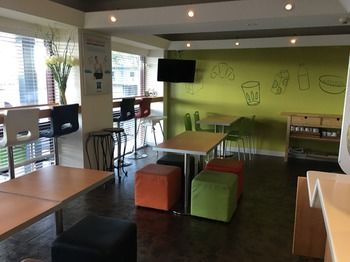 Ibis Budget Campbelltown - Tourism Caloundra 3