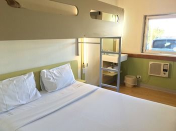 Ibis Budget Campbelltown - Tourism Caloundra 4