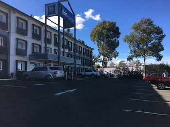 Ibis Budget Campbelltown - Tourism Caloundra 13