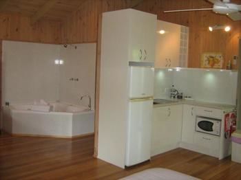 Belle's At Montville - Tourism Caloundra 7