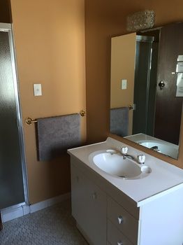 Strathfield Hotel - Tourism Caloundra 2