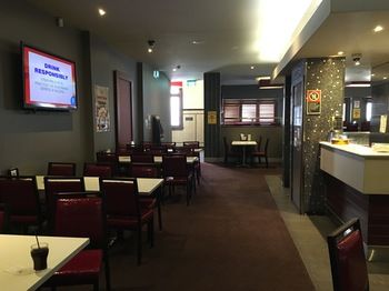 Strathfield Hotel - Tourism Caloundra 6