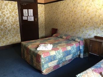 Strathfield Hotel - Tourism Caloundra 36