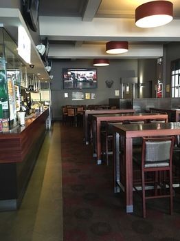 Strathfield Hotel - Tourism Caloundra 41