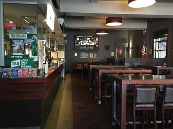 Strathfield Hotel - Tourism Caloundra 42