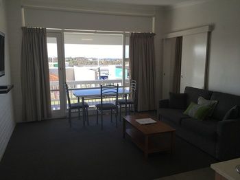 Harbourview Serviced Apartments - Tourism Caloundra 40
