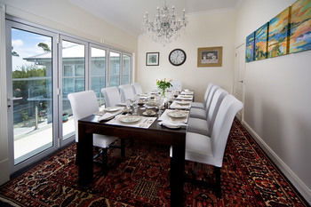 Katoomba Manor - Tourism Caloundra 1