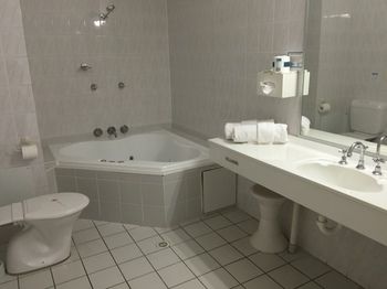 Ulladulla Harbour Motel - Tourism Caloundra 43