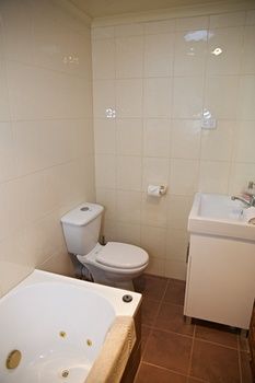 Holly Lane Mews - Tourism Caloundra 0