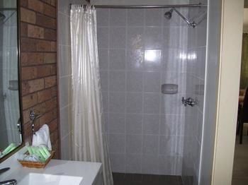 Glenwood Tourist Park & Motel - Tourism Caloundra 2