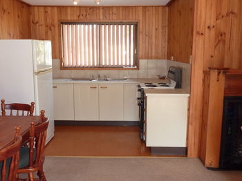 Hunter Hideaway Cottages - Tourism Caloundra 7