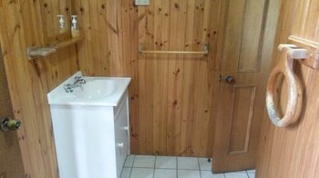 Hunter Hideaway Cottages - Tourism Caloundra 11