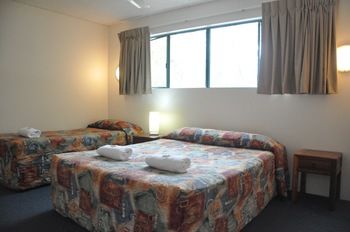 Chez Noosa Resort Motel - Tourism Caloundra 8