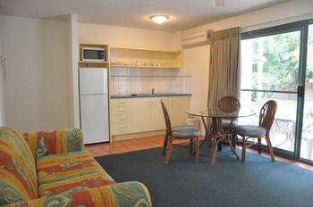Chez Noosa Resort Motel - Tourism Caloundra 15