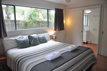 Chez Noosa Resort Motel - Tourism Caloundra 18