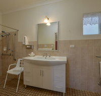 Cadman Motor Inn amp Apartments - Tourism Caloundra