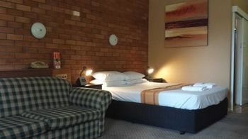 Hilldrop Motor Inn - Tourism Caloundra 4