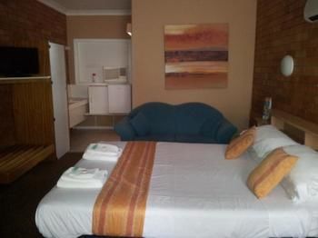 Hilldrop Motor Inn - Tourism Caloundra 10