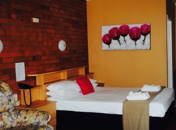 Hilldrop Motor Inn - Tourism Caloundra 15
