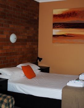Hilldrop Motor Inn - Tourism Caloundra 16