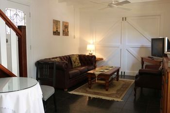 Maison De May Boutique Bed &breakfast - Tourism Caloundra 9