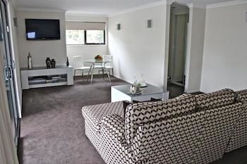 Breeze Bed And Breakfast - Tourism Caloundra 3