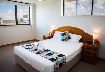 Elouera Tower Beachfront Apartments - Tourism Caloundra 10