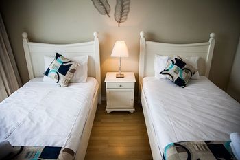 Elouera Tower Beachfront Apartments - Tourism Caloundra 13