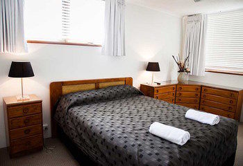 Elouera Tower Beachfront Apartments - Tourism Caloundra 15