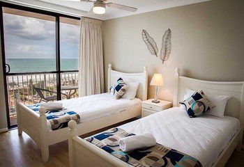 Elouera Tower Beachfront Apartments - Tourism Caloundra 16