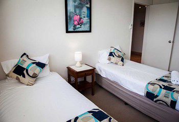 Elouera Tower Beachfront Apartments - Tourism Caloundra 17