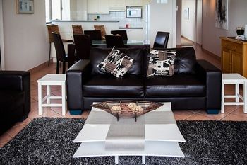 Elouera Tower Beachfront Apartments - Tourism Caloundra 28
