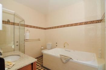 Sandholme Guesthouse - Tourism Caloundra 16