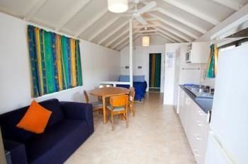 Maroochy River Cabin Village & Caravan Park - Tourism Caloundra 3