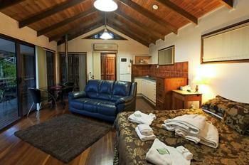 Treetops Accommodation Montville - Tourism Caloundra 1