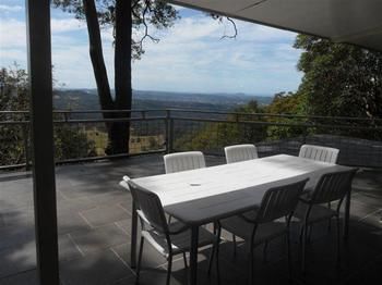 Treetops Accommodation Montville - Tourism Caloundra 3