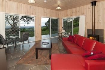 Treetops Accommodation Montville - Tourism Caloundra 5