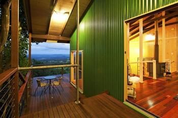 Treetops Accommodation Montville - Tourism Caloundra 6